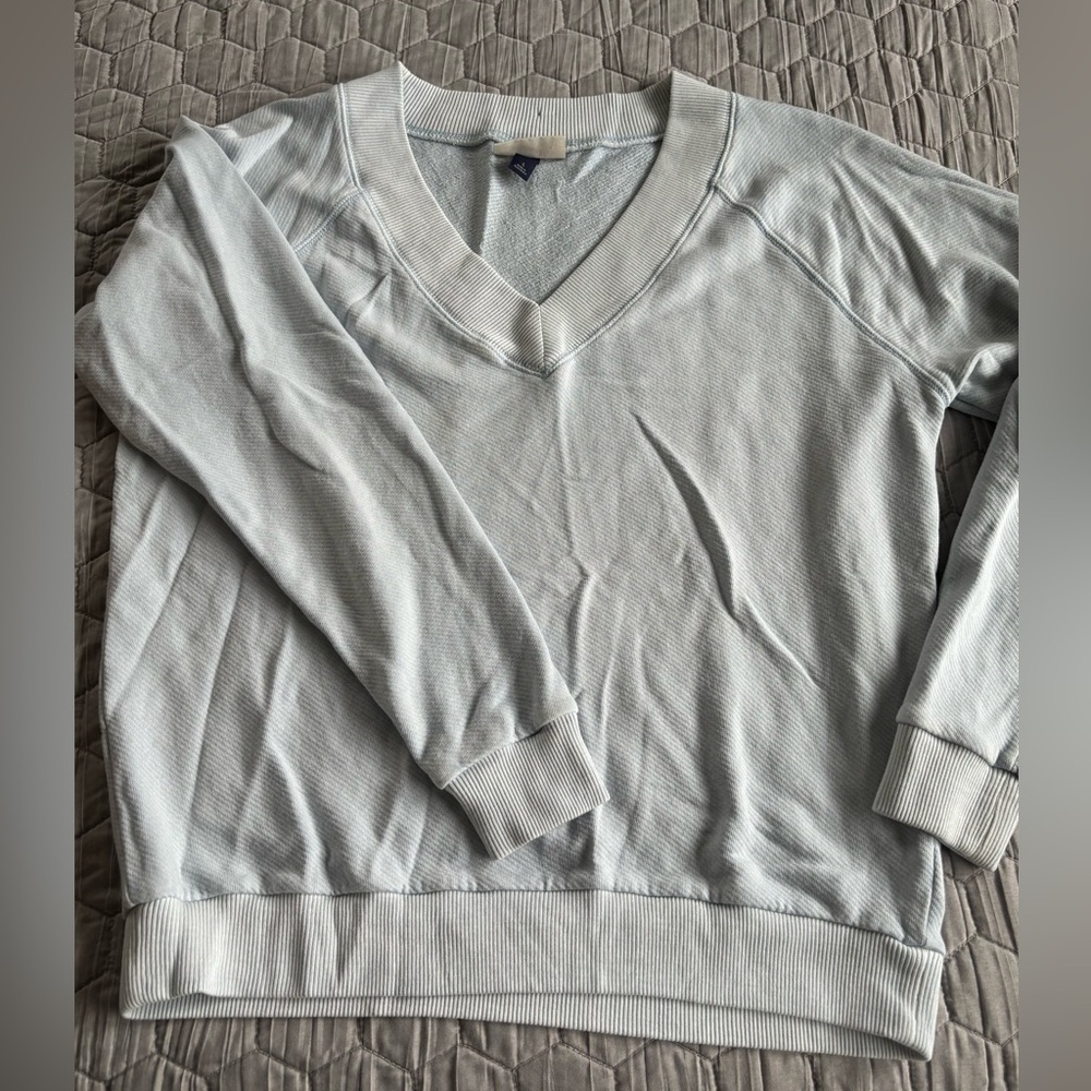 Universal Thread Light Blue V-Neck Sweater Size S